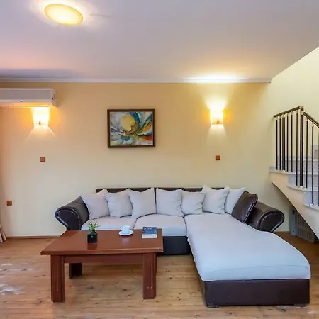 Complex Severina * ساني بيتش