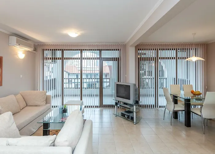 Complex Severina 公寓 阳光海滩