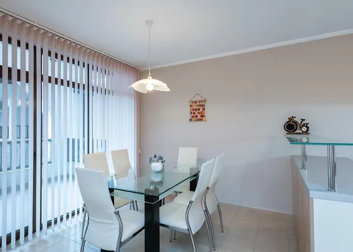 Complex Severina Σάνι Μπιτς